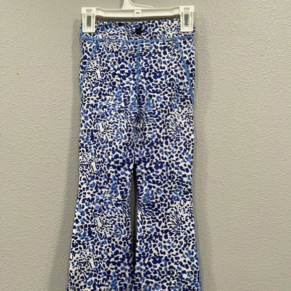 Lilly Pulitzer girls Luxletic Carpe Vita Flare Leggings pants size S/M - Picture 2 of 2